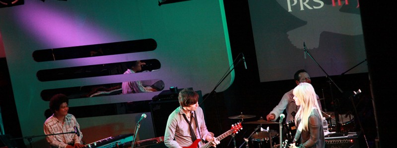 たにぐちよしお　と　オリアンティ